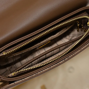 Bolsa Transversal de Couro com Alça de Corrente Dourada e Fecho Metálico Luxo - Lidu