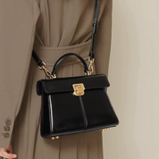 Bolsa Feminina de Couro Clássica Noir Elegance