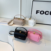 Bolsa de Ombro Feminina com Textura Fina e Fechamento de Metal Sofisticado Viena Lux