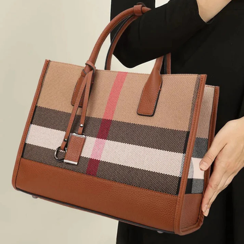 Bolsa Tote Feminina Xadrez Clássica em Tecido e Couro Caramelo - Elegante