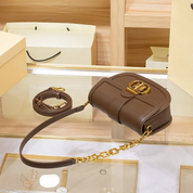 Bolsa Transversal de Couro com Alça de Corrente Dourada e Fecho Metálico Luxo - Lidu
