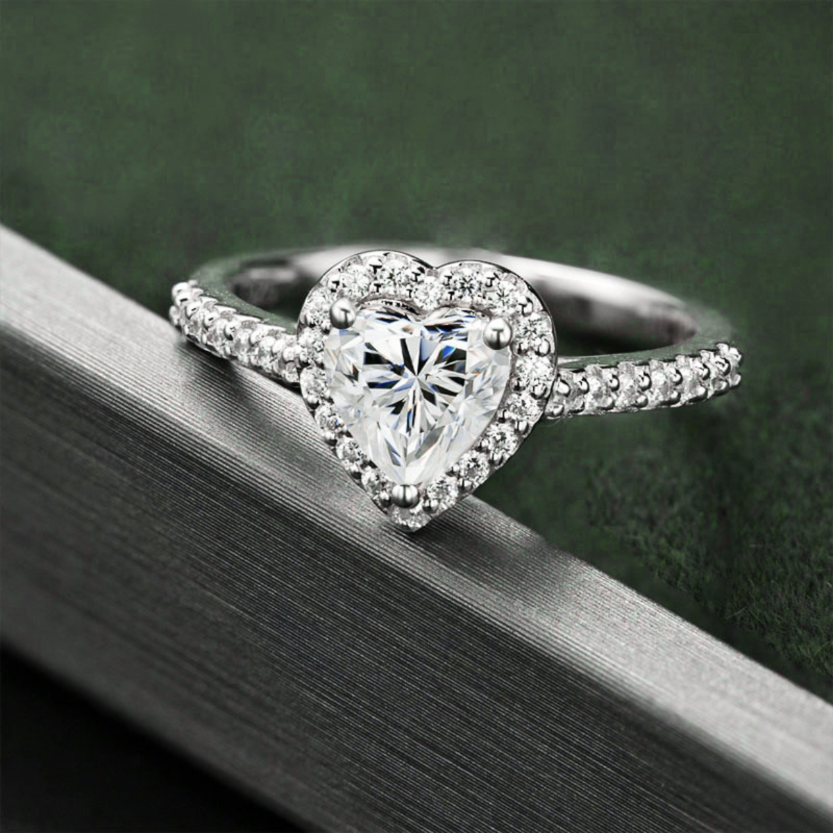 Anel Coração com Moissanite – Prata 925