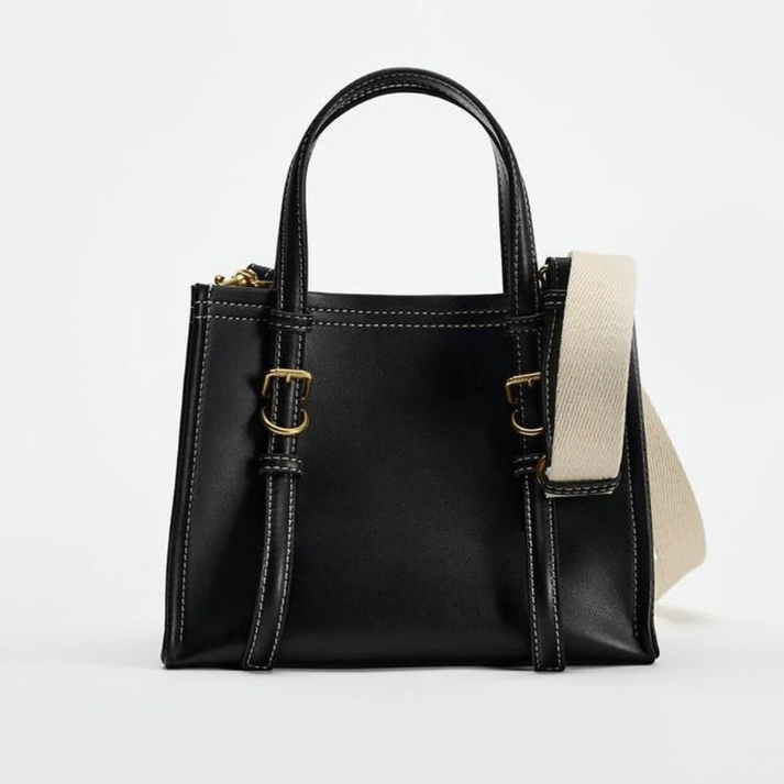 Bolsa Feminina Casual em Couro com Alça de Ombro em Tecido e Detalhes em Fivela - Fernanda