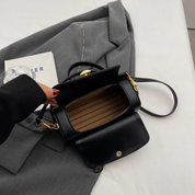 Bolsa de Ombro Feminina com Textura Fina e Fechamento de Metal Sofisticado Viena Lux