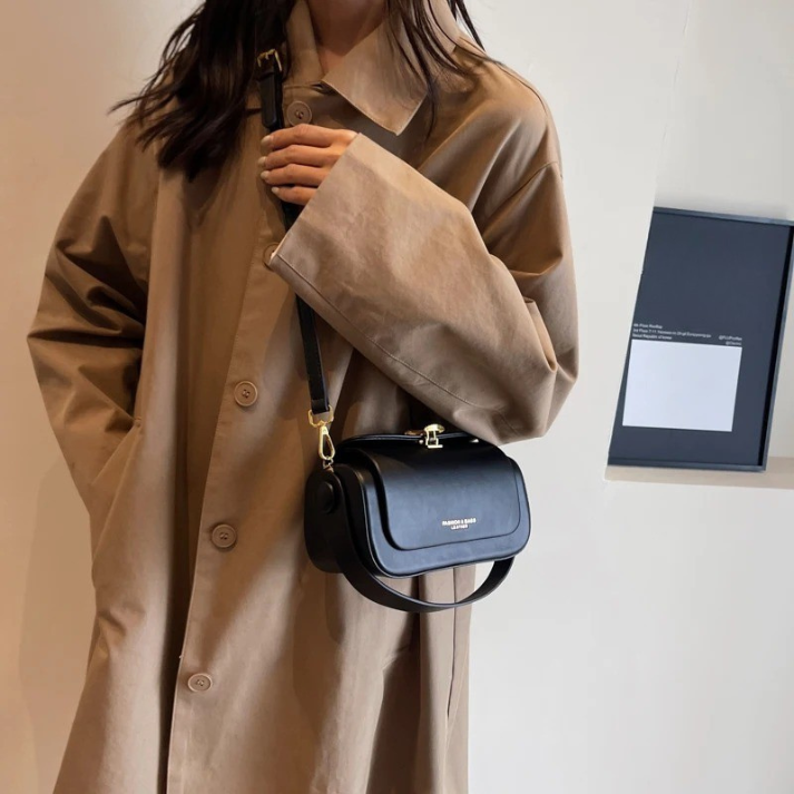 Bolsa de Ombro Feminina com Textura Fina e Fechamento de Metal Sofisticado Viena Lux