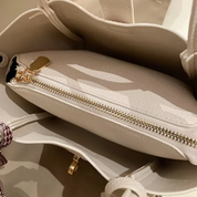 Bolsa de Couro Feminina com Detalhe em Lenço e Fecho Dourado - Lauren