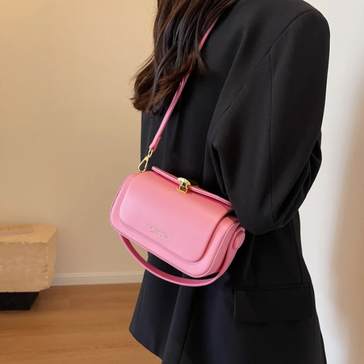 Bolsa de Ombro Feminina com Textura Fina e Fechamento de Metal Sofisticado Viena Lux