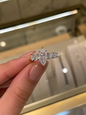 Anel Siena Moissanite - Ouro Branco 18k
