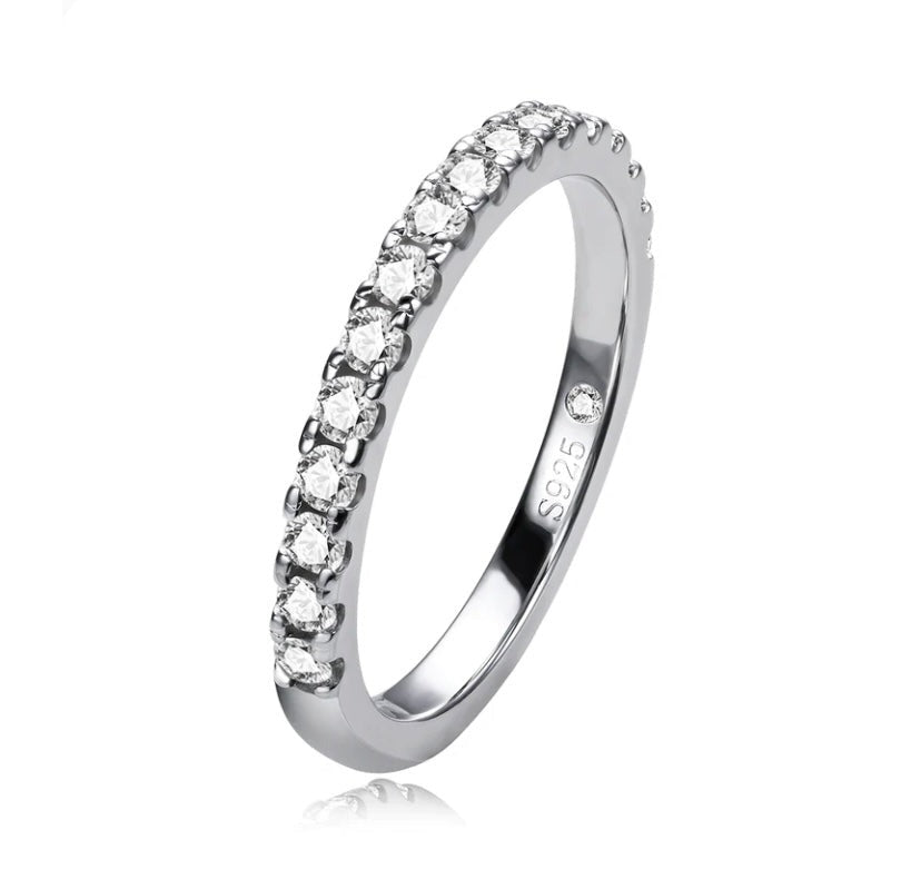 Anel Meia Aliança com Moissanite – Ouro Branco 18k