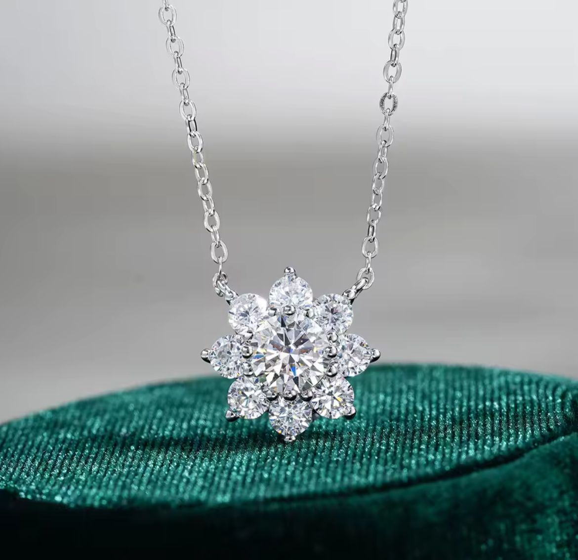 Colar Flor de Jasmim com Moissanite – Prata 925