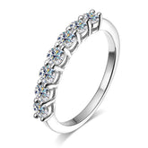 Anel Meia Aliança Eternity com Moissanite 3mm em Prata 925 - Brilho Duradouro e Elegância