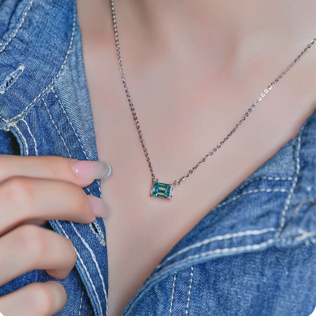Colar com Moissanite Ciano – Ouro Branco 18k