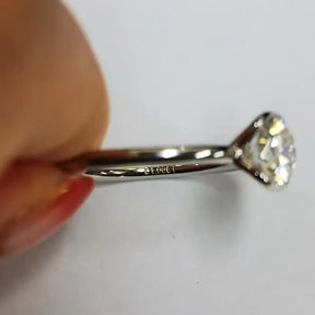 Anel Solitário Brilhante com Alça Dupla – Ouro 18k