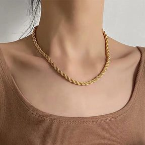 Colar Entrelaçado Luxuoso Ibiza Banhado a Ouro 18K