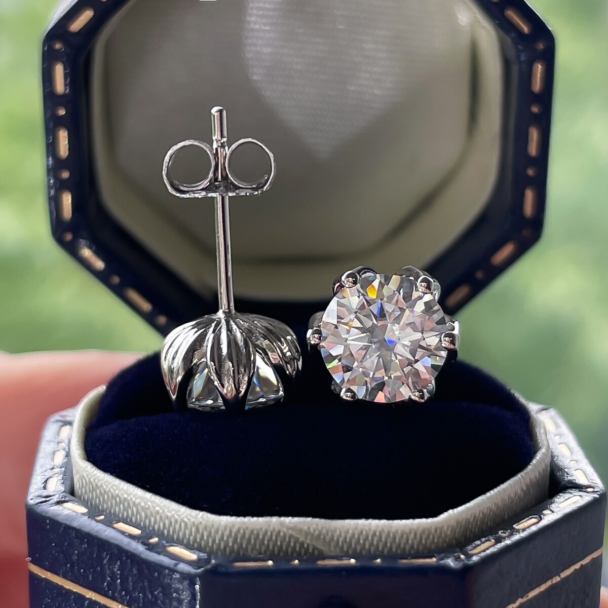 Brinco Flor de Lótus com Moissanite – Prata 925