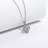 Colar Flower com Moissanite – Ouro Branco 18k