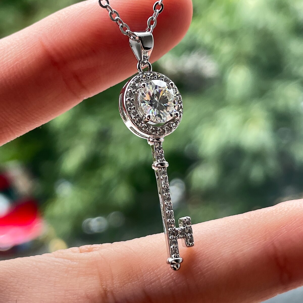 Colar Chave com Moissanite – Ouro Branco 18k