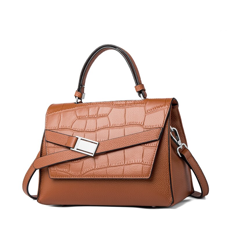 Bolsa transversal feminina em couro com textura animal print e alça removível