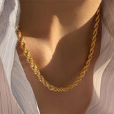 Colar Entrelaçado Luxuoso Ibiza Banhado a Ouro 18K