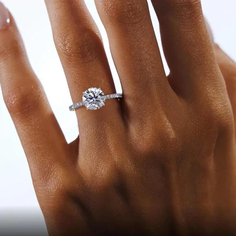 Anel Solitário Coroa de Luz com Moissanite – Ouro Branco 18k