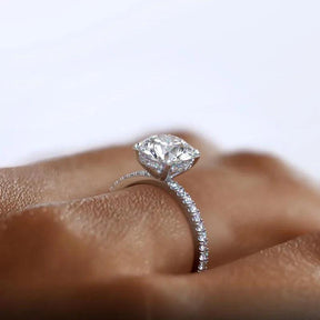 Anel Solitário Coroa de Luz com Moissanite – Ouro Branco 18k