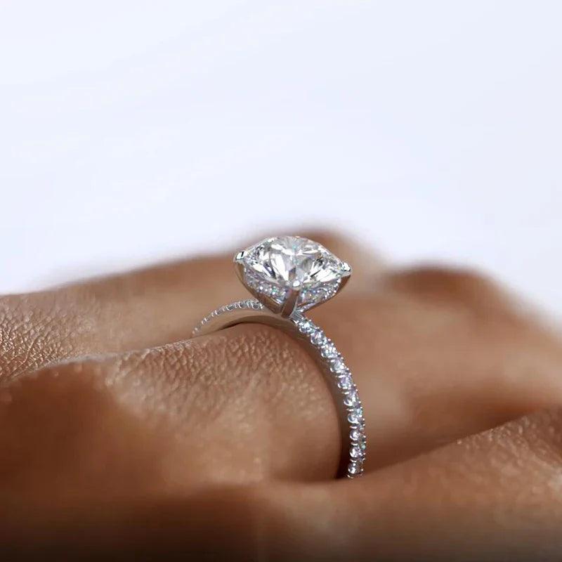 Anel Solitário Coroa de Luz com Moissanite – Ouro Branco 18k