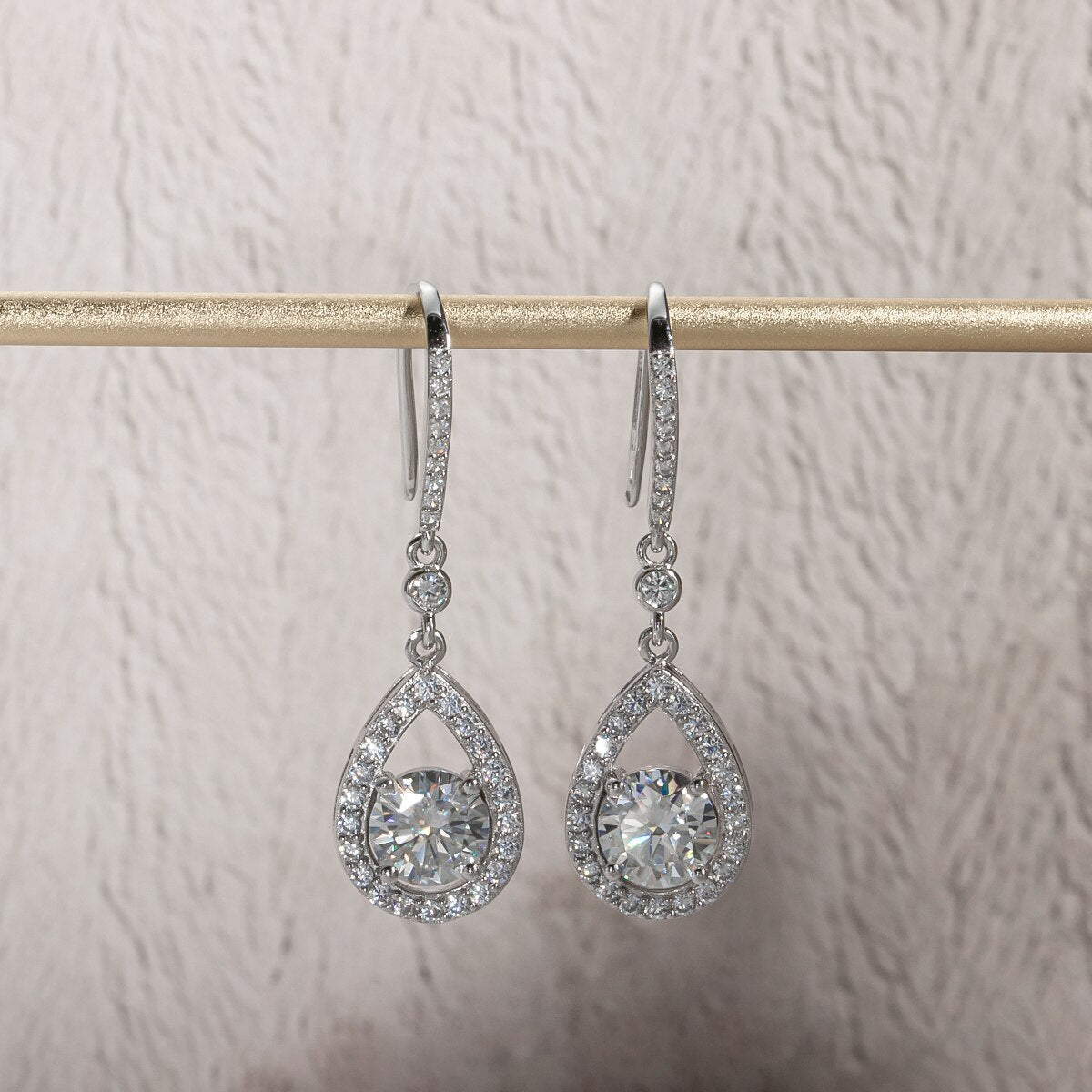 Brinco Gota Pera com Moissanite – Prata 925