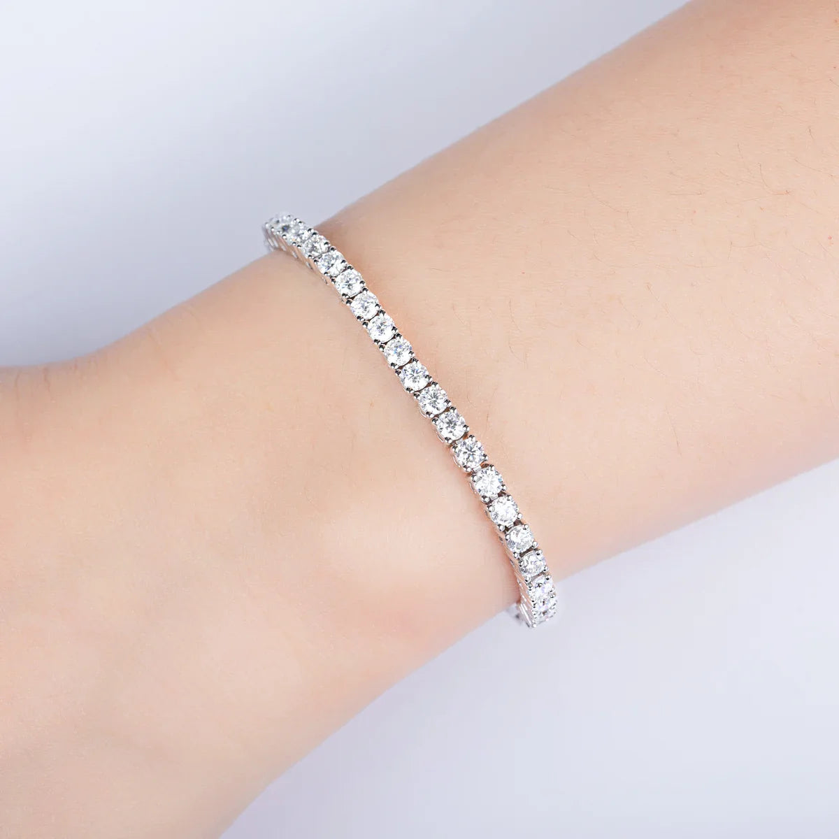 Pulseira Riviera Balance com Moissanites – Ouro Branco 18k