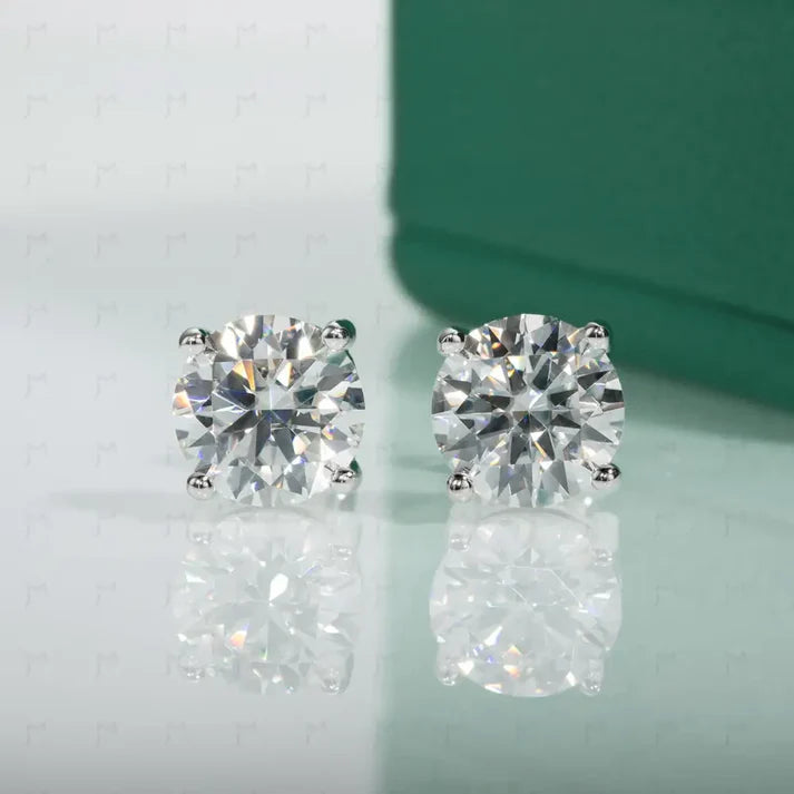Brinco Solitário 4 Garras com Moissanite – Prata 925