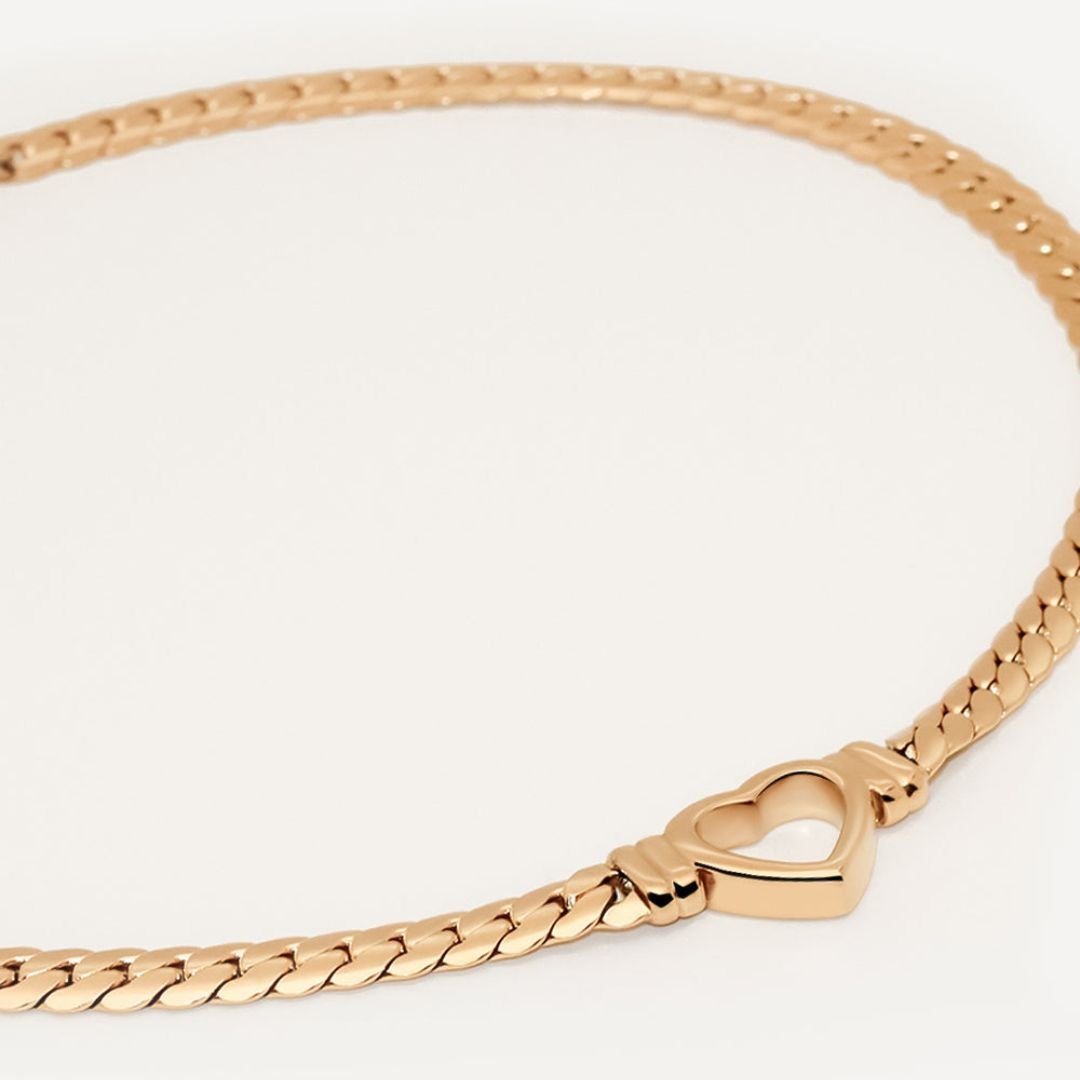 Colar Gargantilha Coração Minimalista Banhado em Ouro 18K